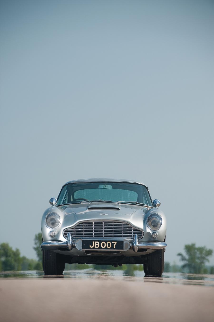  Aston Martin DB5 James Bond Edition 1964 года  (фото 11 из 97)